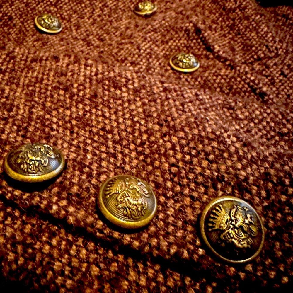 Brown coat beautiful my mom says is vintage!!!!! Size 10 i